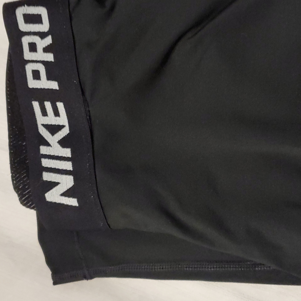 Women's Nike cropped leggings
